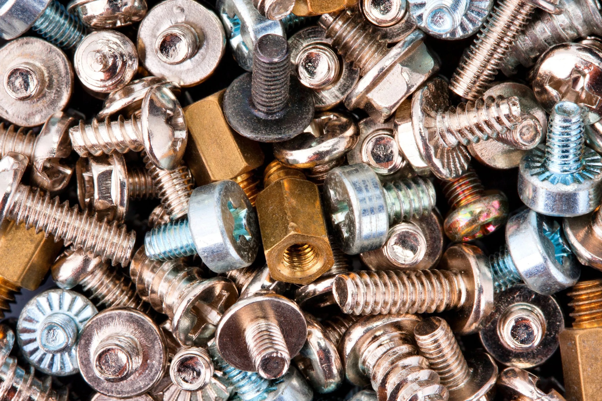 Gli eroi nascosti della produzione: piccole parti metalliche di grande impatto