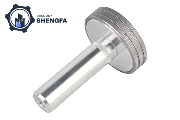 Quali sono i principali vantaggi rispettivamente della forgiatura e della fusione?